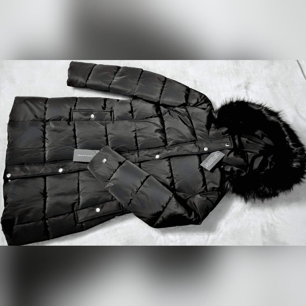 Women's black Tommy Hilfiger long winter puffer jacket with hood. Size L